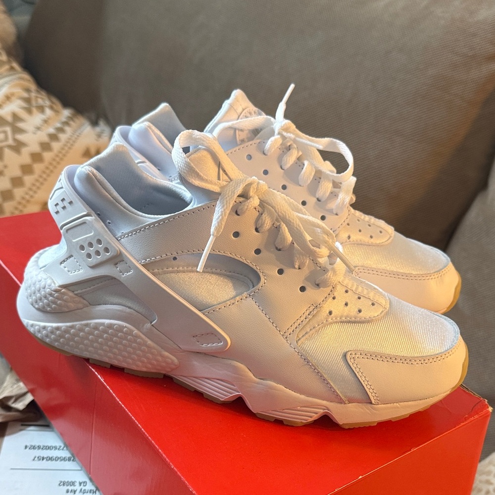 Nike Air Huarache All-White Athletic Sneakers: men 8
